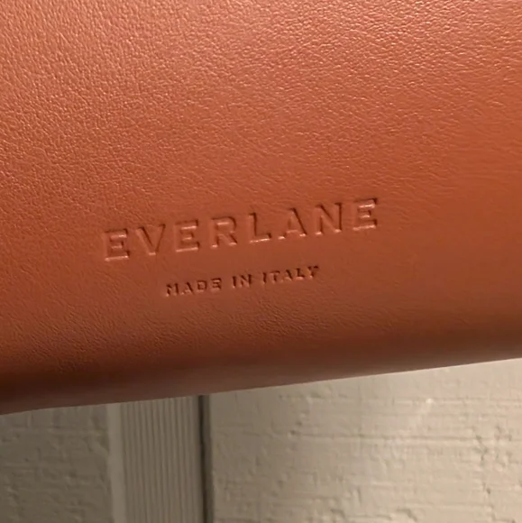 Everlane The Form Bag In Cognac - Picture 3 of 14